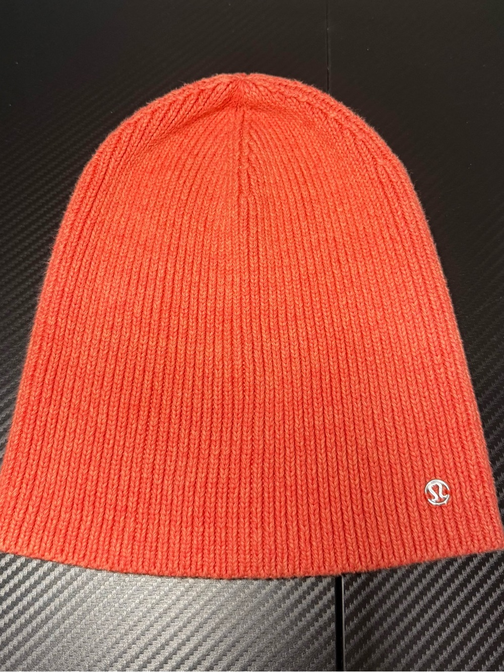 🧡 Lululemon Rad Hatter Toque Beanie Coral Orange Rib Knit Slouchy Hat 🧡 - Picture 2 of 9